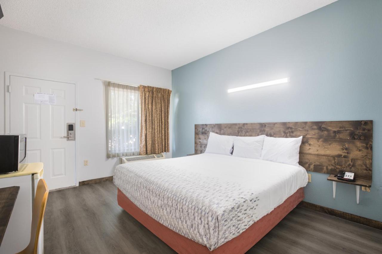 Americas Best Value Inn Stockbridge Habitación foto