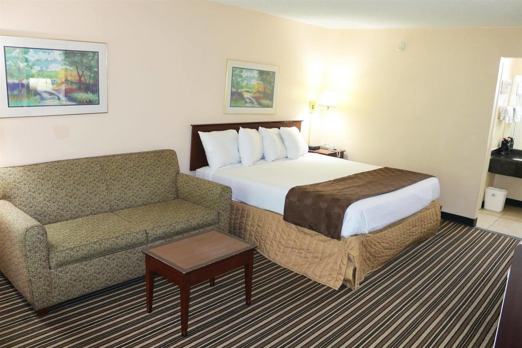 Americas Best Value Inn Stockbridge Exterior foto